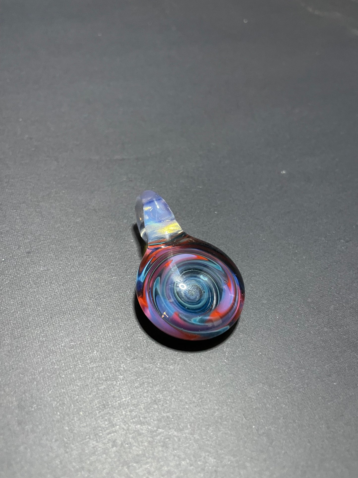 90’s swirl pendant