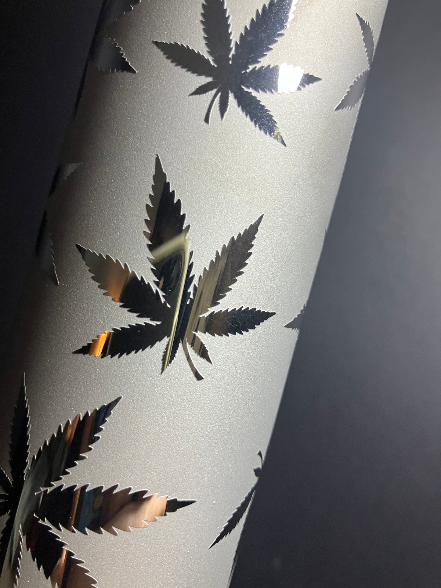 18” Iridescent Weed Leaf Beaker Bong