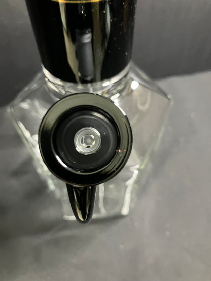 Hittin Glass Hexagon Beaker Bong