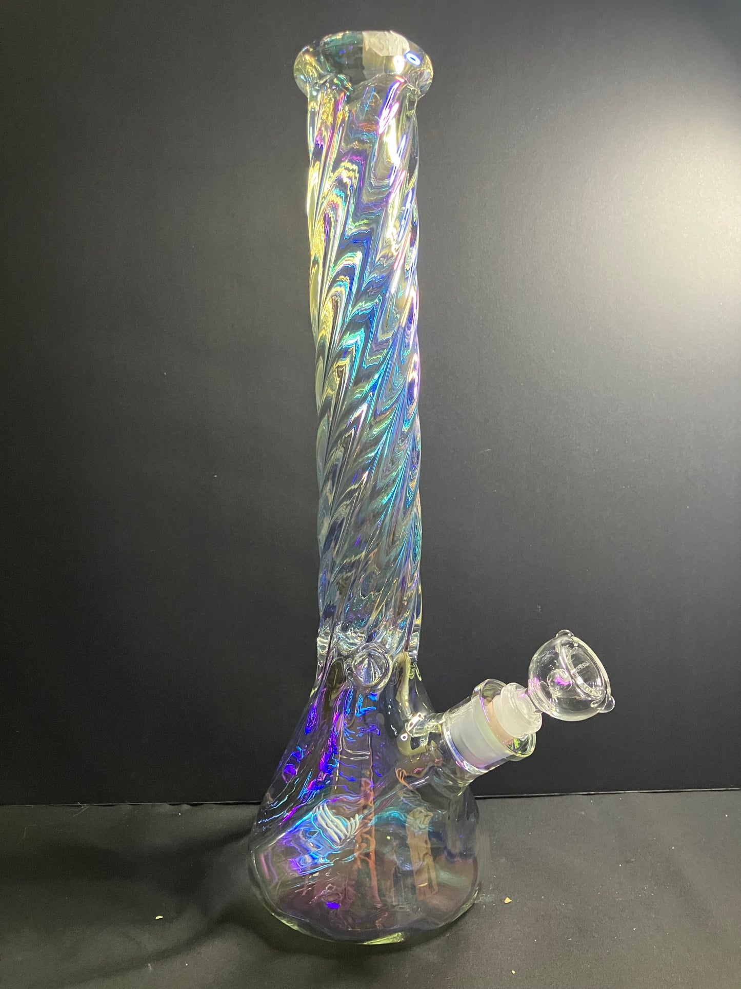 16” Iridescent Twist Beaker Bong 9mm ￼