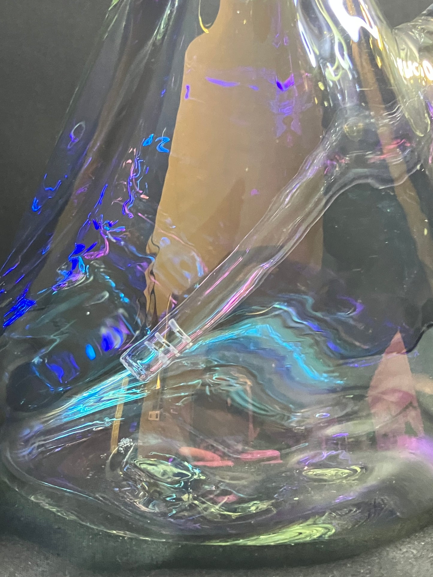 16” Iridescent Twist Beaker Bong 9mm ￼